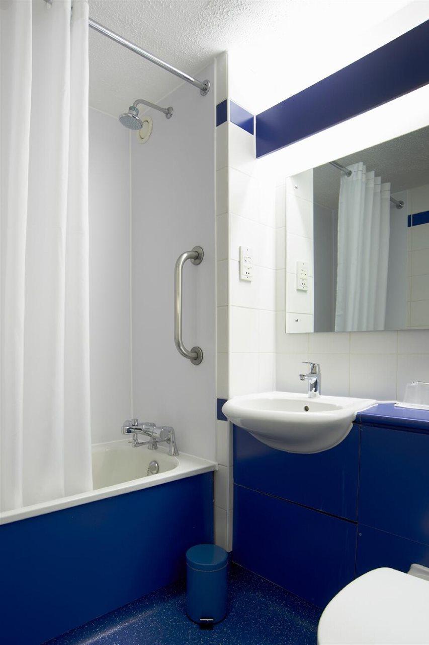 Travelodge Birmingham Central Bull Ring Exteriör bild