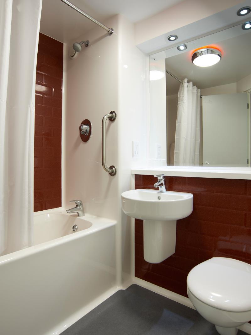 Travelodge Birmingham Central Bull Ring Exteriör bild